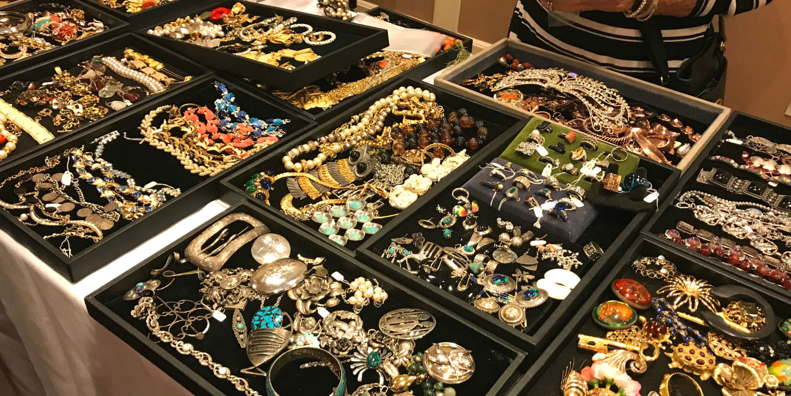 SUMARIS Visits the 2017 Costume Jewelry Collectors International Convention