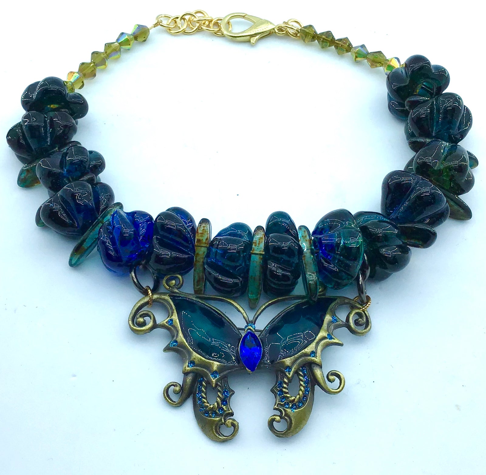 CLASSIC BLUE - PANTONE COLOR OF THE YEAR