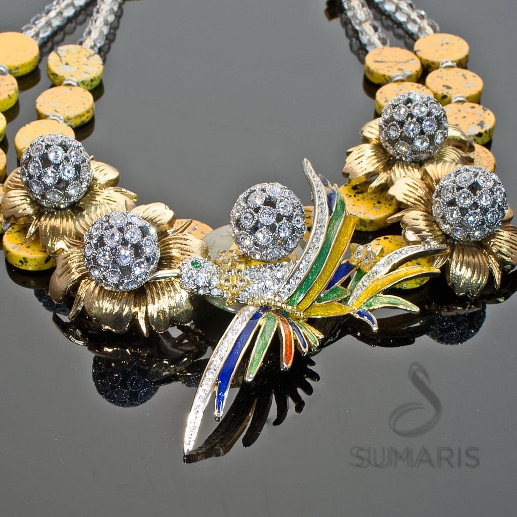 STATEMENT NECKLACE AMONG THE FLOWERS