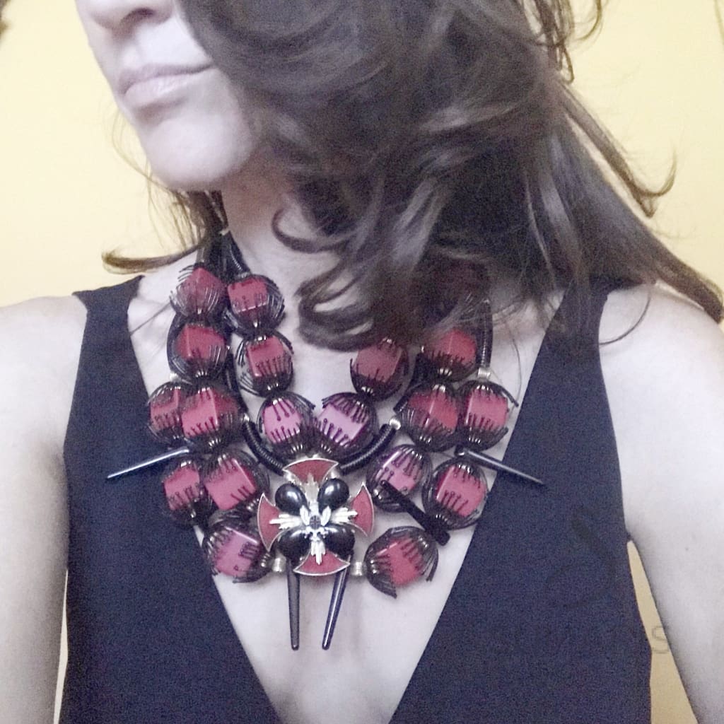 STATEMENT NECKLACE BLOODLINE