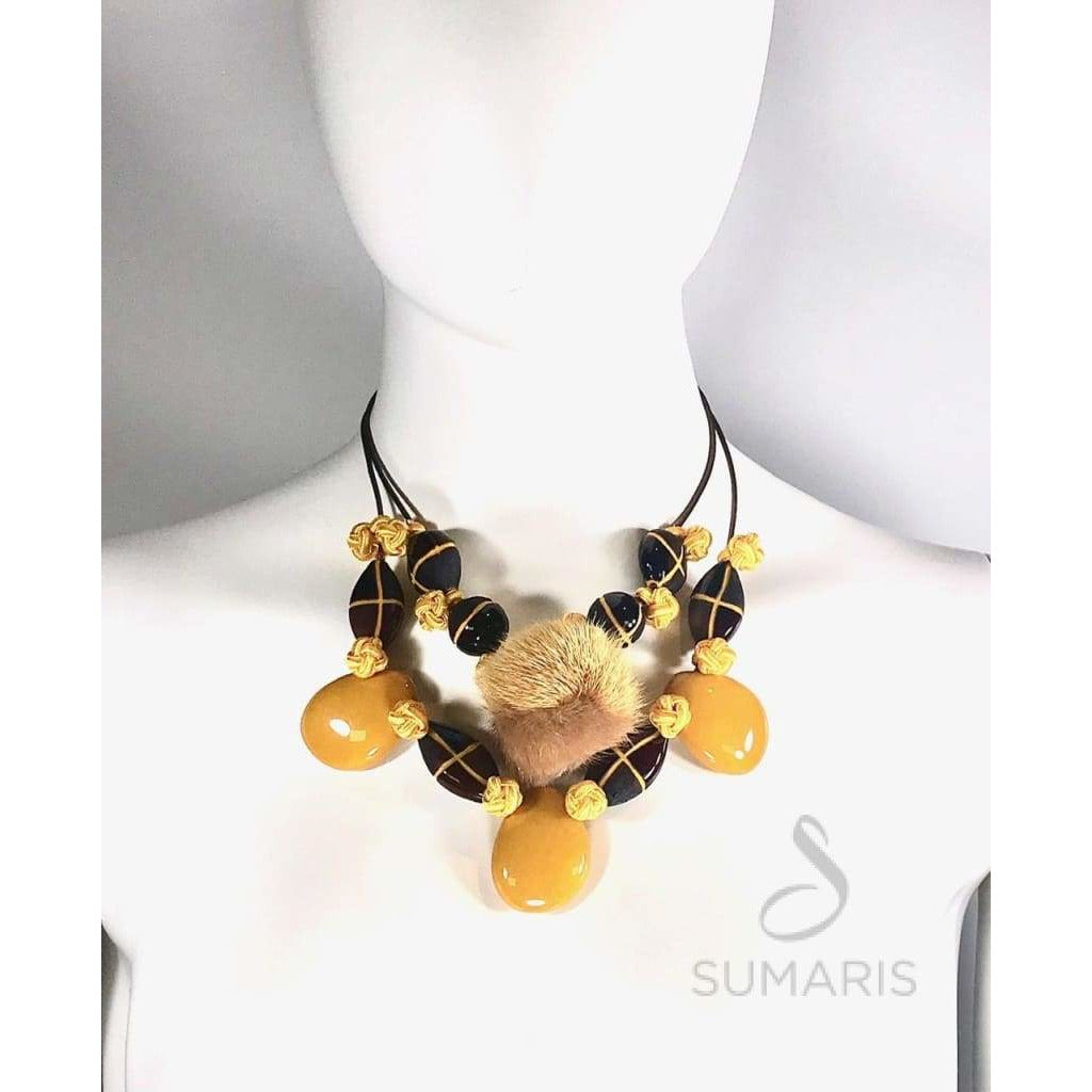 STATEMENT NECKLACE CROSSED OUT