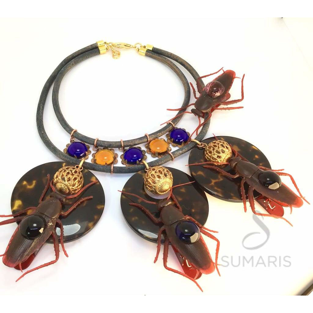 STATEMENT NECKLACE ROACH CLIPS